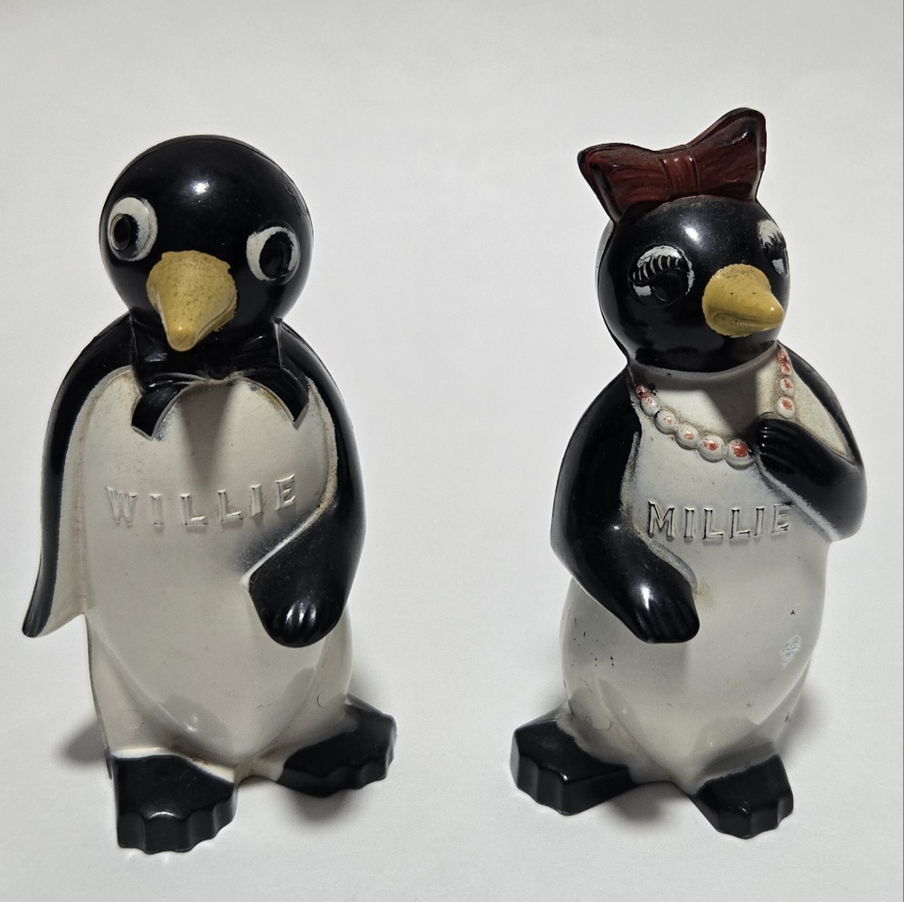 Vintage Willie and Millie Penguin Salt and Pepper Shakers Retro Cute Plastic